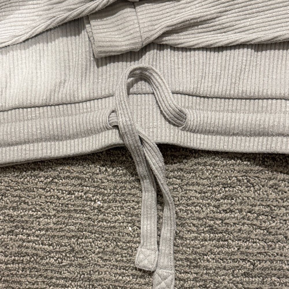 Gymshark Light Gray Ribbed Sweater - Picture 4 of 5